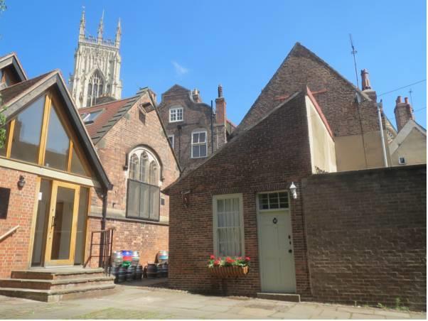 Trembling Madness Apartments York Esterno foto