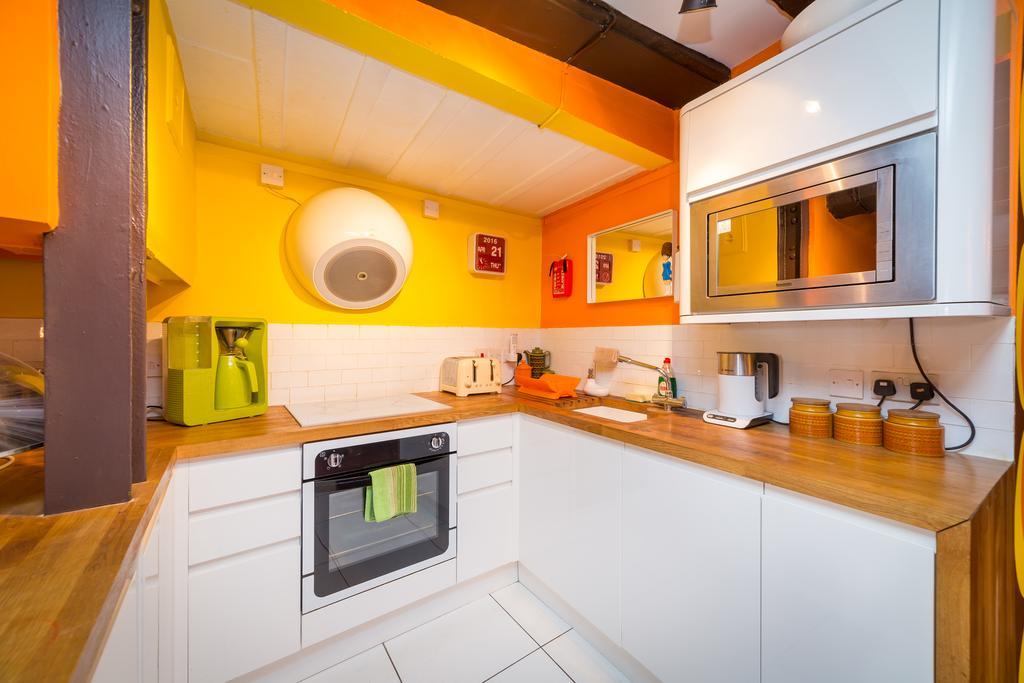 Trembling Madness Apartments York Esterno foto